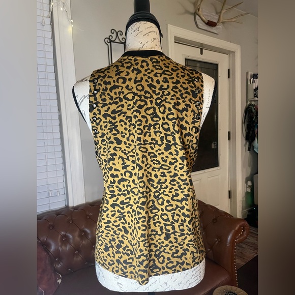 NEW! Leopard Print Sleeveless Tank/Muscle Tee—Women’s Small - Picture 3 of 6